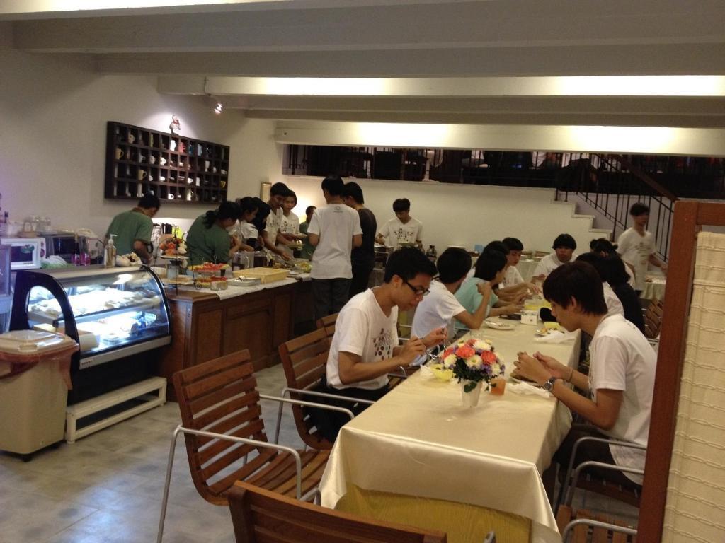 Baan Dinso Hostel@Ratchadamnoen Bangkok Exterior photo